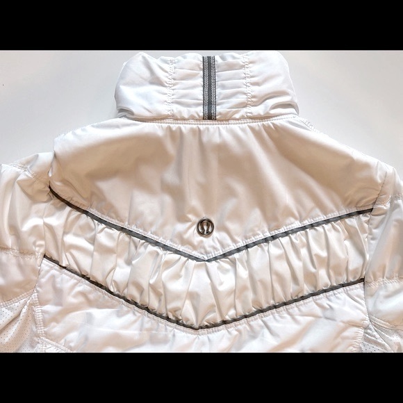 Rare Lululemon White Outward Bound Jacket Sz 4 - Picture 4 of 13